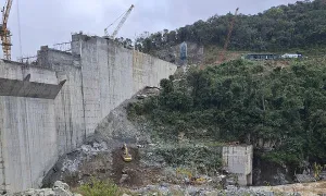 Sập giàn giáo khi thi công đập thủy điện, 3 người chết Sập giàn giáo khi thi công đập thủy điện, 3 người chết