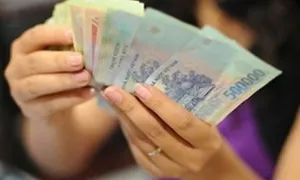 Chưa nhận thưởng Tết đã bị hỏi mượn để trả nợ Chưa nhận thưởng Tết đã bị hỏi mượn để trả nợ
