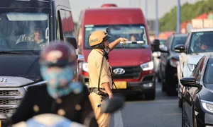 Mỗi ngày, TP HCM phạt hơn 6 tỷ đồng lỗi vi phạm giao thông Mỗi ngày, TP HCM phạt hơn 6 tỷ đồng lỗi vi phạm giao thông