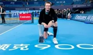 Tay vợt hết ghét tennis nhờ vô địch liên tục Tay vợt hết ghét tennis nhờ vô địch liên tục
