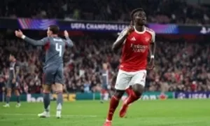 Arsenal nối dài mạch thắng ở vòng bảng Champions League Arsenal nối dài mạch thắng ở vòng bảng Champions League